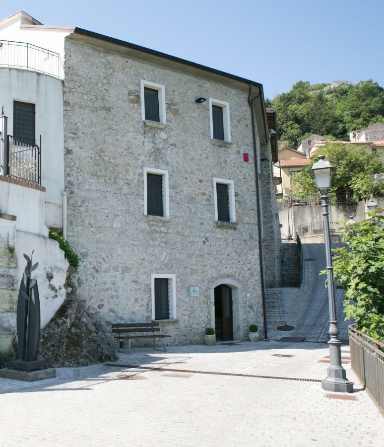 Ostello Della Gioventu Massimo Troisi Oliveto Citra المظهر الخارجي الصورة