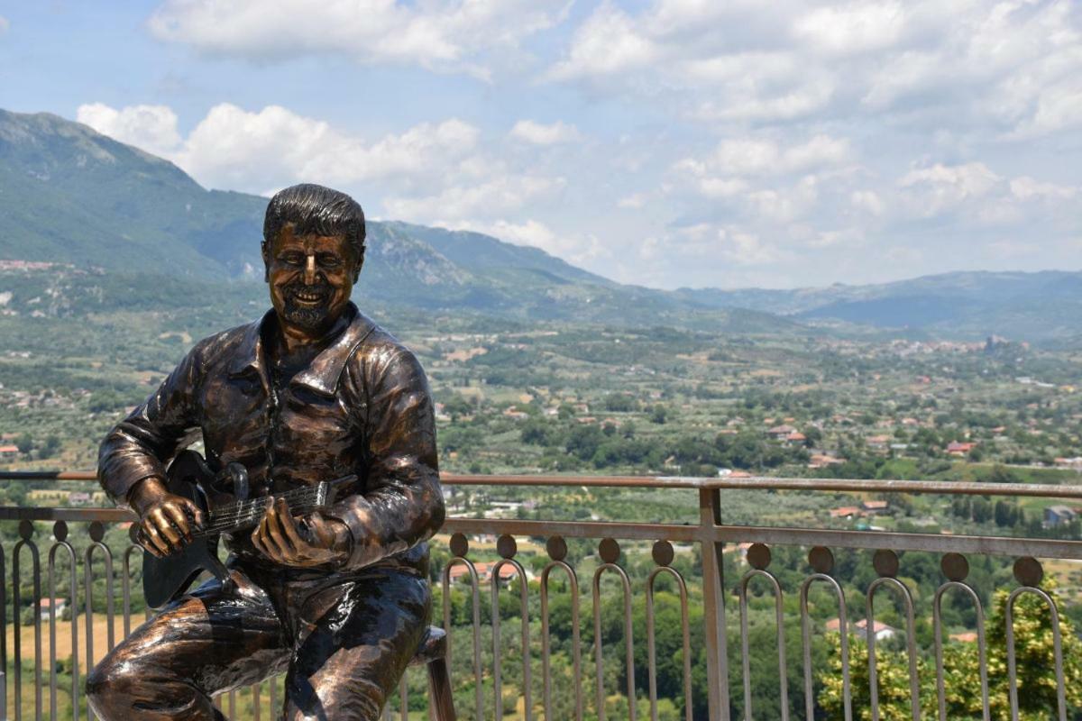 Ostello Della Gioventu Massimo Troisi Oliveto Citra المظهر الخارجي الصورة